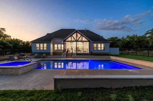 448 Mystic Oaks Trl, Fredericksburg, TX, 78624-3289 | Card Image