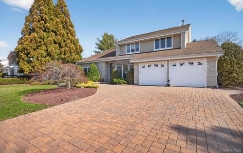 18 Chardonnay Rd, Commack, NY, 11725-1768 | Card Image
