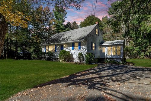 122 West St, Paxton, MA, 01612-1072 | Card Image