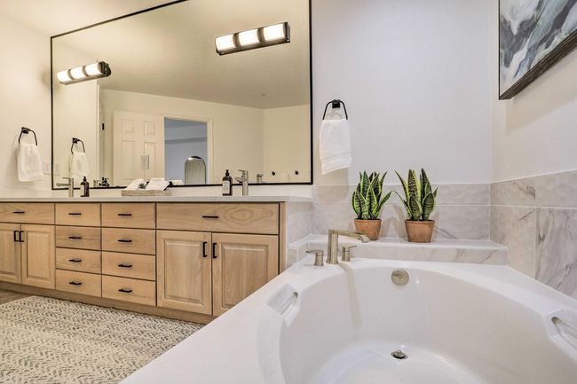 Primary Bath | Image 23