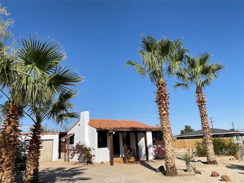 6586 El Rey Ave, Twentynine Palms, CA, 92277 | Card Image