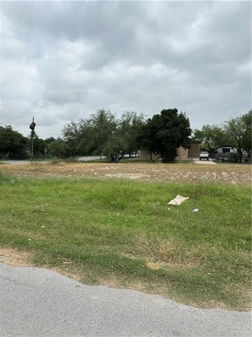 405 Conchita Dr, Hidalgo, TX, 78557-4013 | Card Image