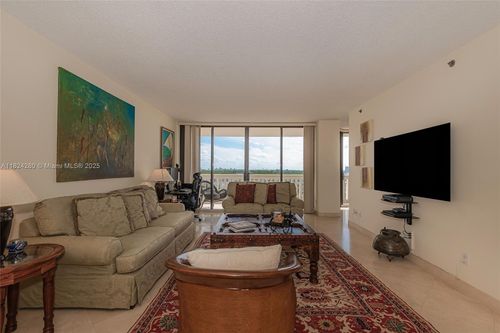 apt-1708-2000 Island Blvd, Aventura, FL, 33160-4962 | Card Image