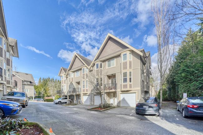 10 - 33321 George Ferguson Way, Townhouse with 3 bedrooms, 2 bathrooms and 2 parking in Abbotsford BC | Image 1