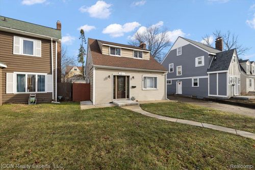 16 Utica Road, Pontiac, MI, 48341 | Card Image