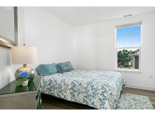 5852 Sw Cupola Dr, Condo with 2 bedrooms, 2 bathrooms and 1 parking in South Beach OR | Image 28