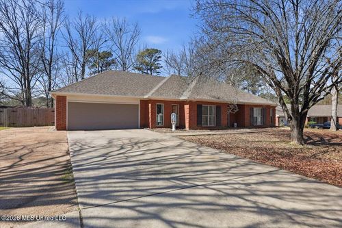 209 Pembroke Dr, Brandon, MS, 39047-8162 | Card Image