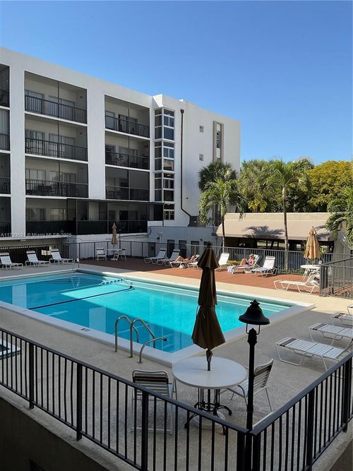 apt-309-201 178th Dr, Sunny Isles Beach, FL, 33160-4096 | Card Image