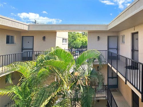 apt-307-2763 Woodgate Ln, SARASOTA, FL, 34231-6469 | Card Image