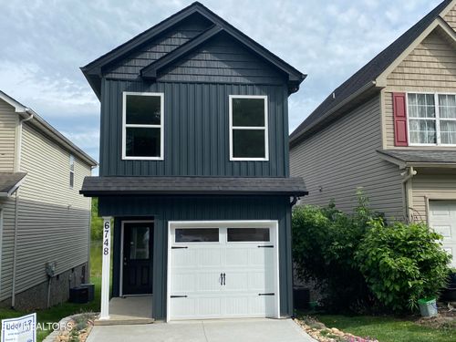 6748 Water Lilly Way, Knoxville, TN, 37918-6246 | Card Image