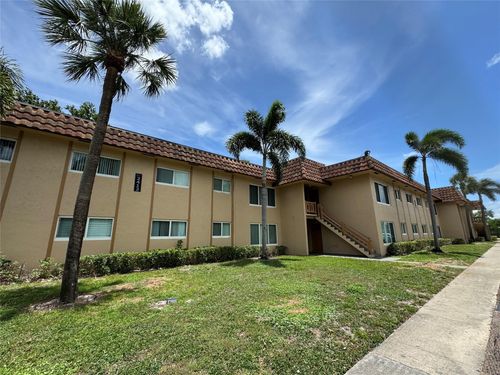 apt-101-2412 Nw 39th Way, Lauderdale Lakes, FL, 33311-1032 | Card Image