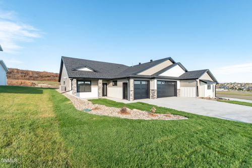 1918 Prairie Hawk Dr, Bismarck, ND, 58503-5738 | Card Image