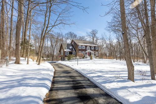 17 Elm St, Red Hook, NY, 12571-1153 | Card Image