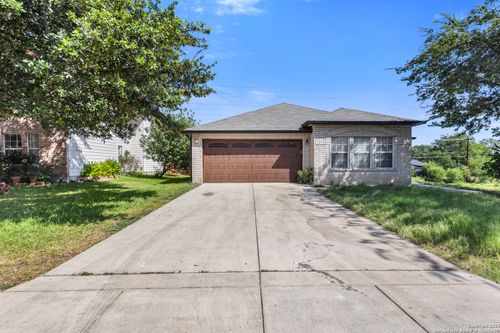 7721 Avery Rd, Live Oak, TX, 78233-7211 | Card Image