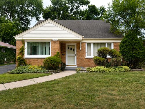 10834 S Keeler Ave, Oak Lawn, IL, 60453-5324 | Card Image