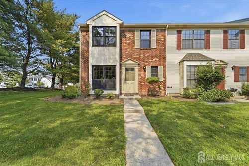 543 Manchester Ct, Piscataway, NJ, 08854-6221 | Card Image