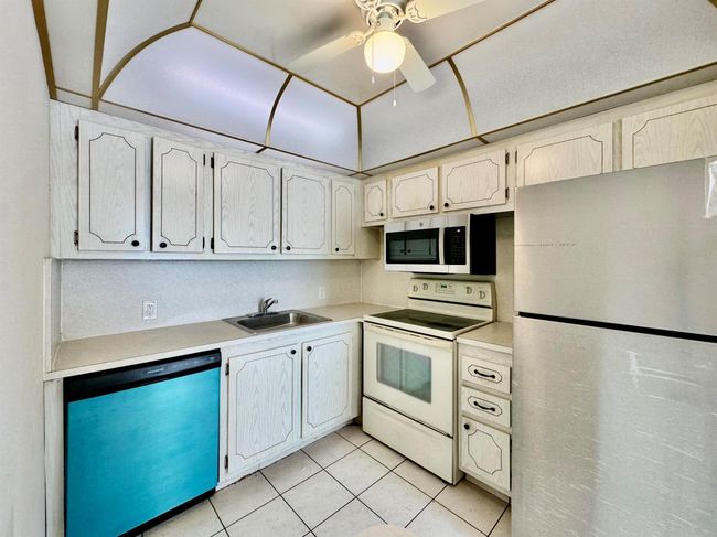 82 Dorset B, Condo with 2 bedrooms, 2 bathrooms and null parking in Boca Raton FL | Image 10