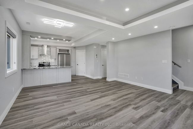 B - 1044 Howard Ave, Home with 2 bedrooms, 2 bathrooms and 1 parking in Windsor ON | Image 4