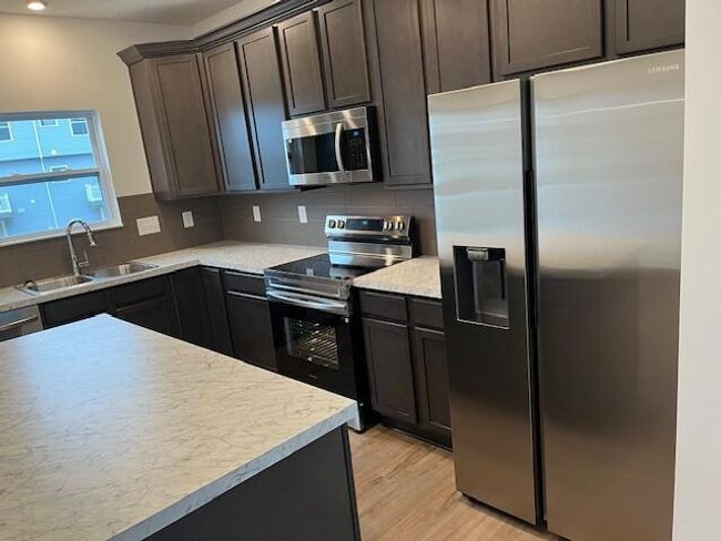 KITCHEN w/LVP FLOORING | Image 20