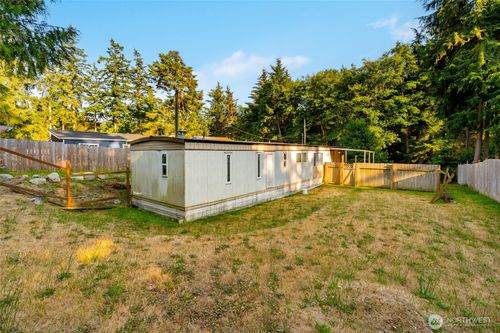 590 Ocean View Dr, Oak Harbor, WA, 98277-9577 | Card Image