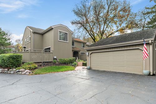 758 Oak Hill Road, Lake Barrington, IL, 60010 | Card Image