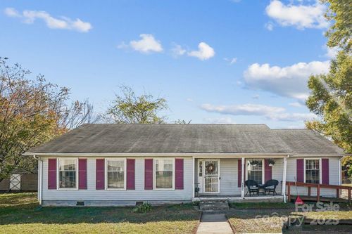 9801 Packard St, Pineville, NC, 28134-8398 | Card Image