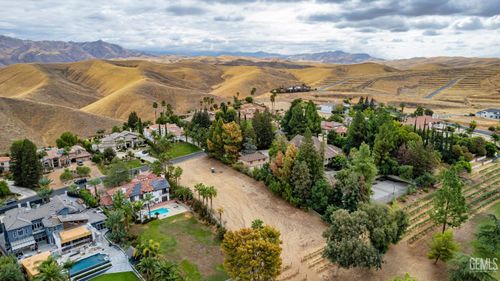 6120 De La Guerra Ter, Bakersfield, CA, 93306 | Card Image