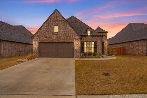 7917 N 146th East Ave, Owasso, OK, 74055-7985 | Card Image