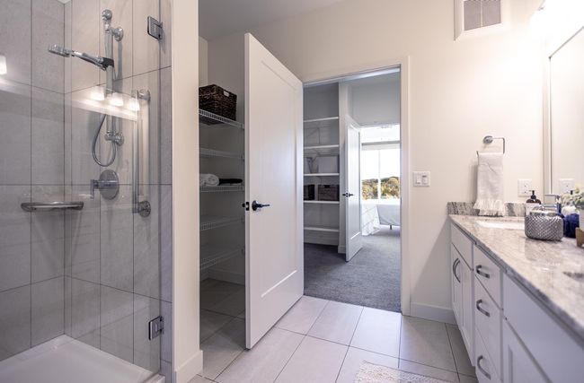 Bath and closet | Image 17