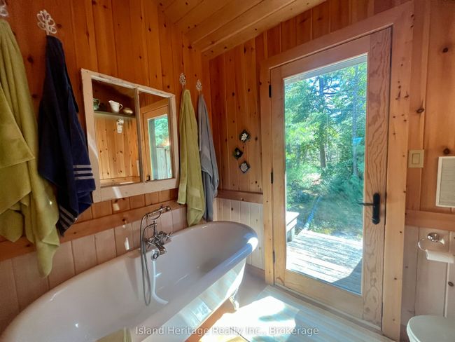 D-44 Wallbridge Island N/A, Home with 5 bedrooms, 3 bathrooms and 4 parking in Parry Sound Remote Area ON | Image 22