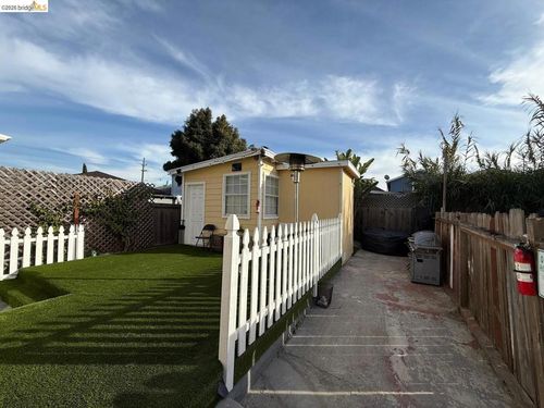 1242 88th Ave, Oakland, CA, 94621-1116 | Card Image