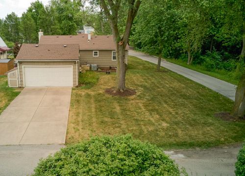 8952 Branton Ave, Highland, IN, 46322-1801 | Card Image