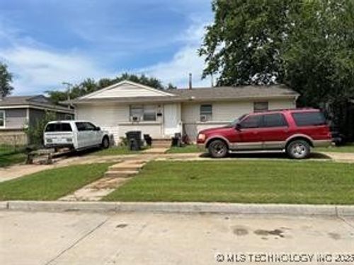 215 E 53rd St N, Tulsa, OK, 74126-2656 | Card Image