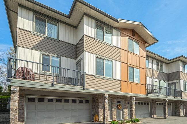 25 - 34248 King Road, Townhouse with 3 bedrooms, 2 bathrooms and 2 parking in Abbotsford BC | Image 1