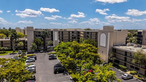 401-8 Royal Palm Way, Boca Raton, FL, 33432-7856 | Card Image