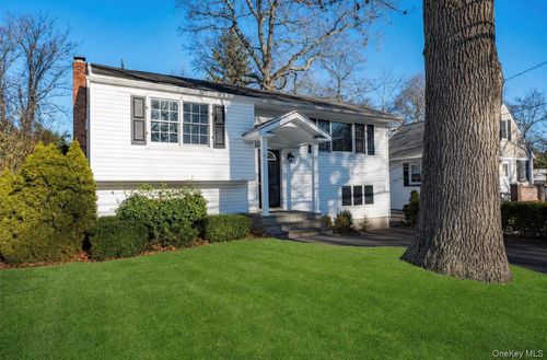 13A Homeland Dr, Huntington, NY, 11743 | Card Image