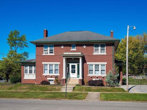 c-3840 N High St, Columbus, OH, 43214-3761 | Card Image