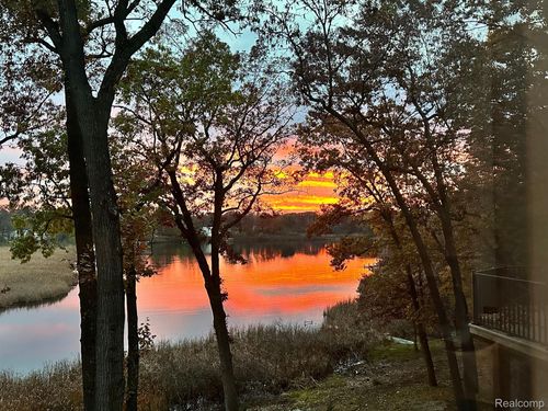 1723 Heron Ridge Dr, Bloomfield Hills, MI, 48302-0722 | Card Image