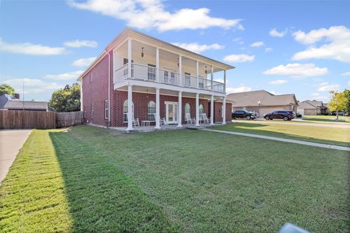 905 Royse Ridge Rd, Ennis, TX, 75119-8234 | Card Image