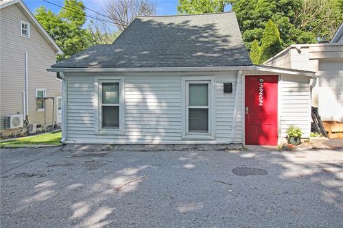 3252 Quarry St, Whitehall, PA, 18052-3503 | Card Image