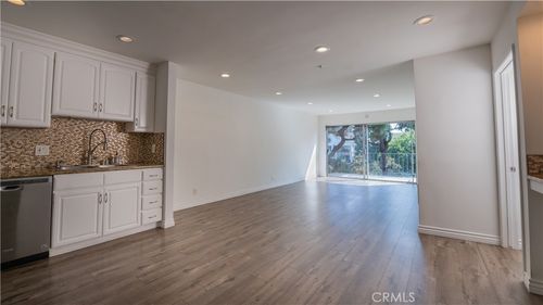 37-102 Scholz Plz, Newport Beach, CA, 92663 | Card Image