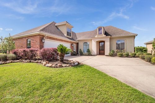 230 Macey Ln, Bossier City, LA, 71111-8212 | Card Image