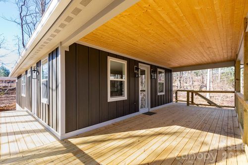 137 E Arbutus Trl, Hendersonville, NC, 28792-8202 | Card Image