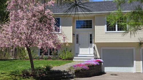 19 Greenwood St, Eliot, ME, 03903-1802 | Card Image