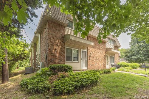 apt-a-517 Long Shore Dr, Ann Arbor, MI, 48105-4621 | Card Image