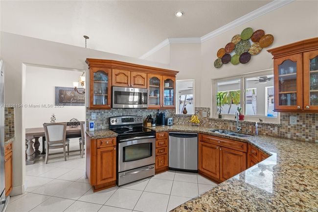14288 Sw 21 St Ter, House other with 4 bedrooms, 4 bathrooms and null parking in Miami FL | Image 47