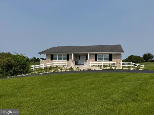 6472 Edwards Dr, Mercersburg, PA, 17236-9639 | Card Image