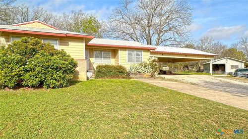 4 Picadilly Cir, Lampasas, TX, 76550-3615 | Card Image