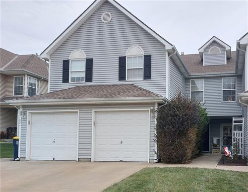 8039 N Elmwood Ave, Kansas City, MO, 64119-8601 | Card Image