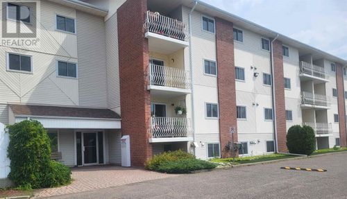 275 James St S, Thunder Bay, ON, P7E | Card Image